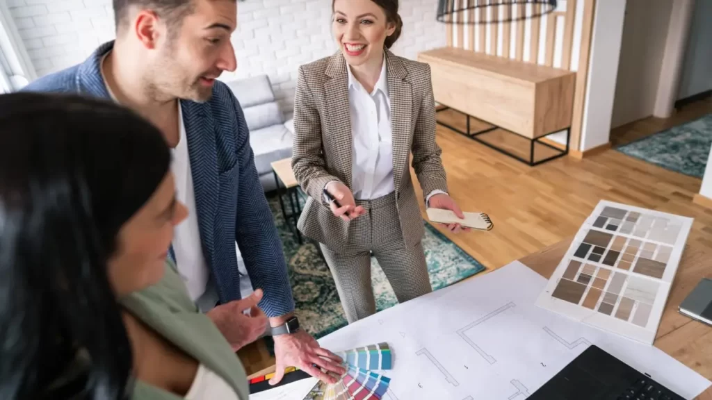 Un designer de interior poate reda viață spațiului tău, în conformitate cu tot spectrul de detalii necesare ție
