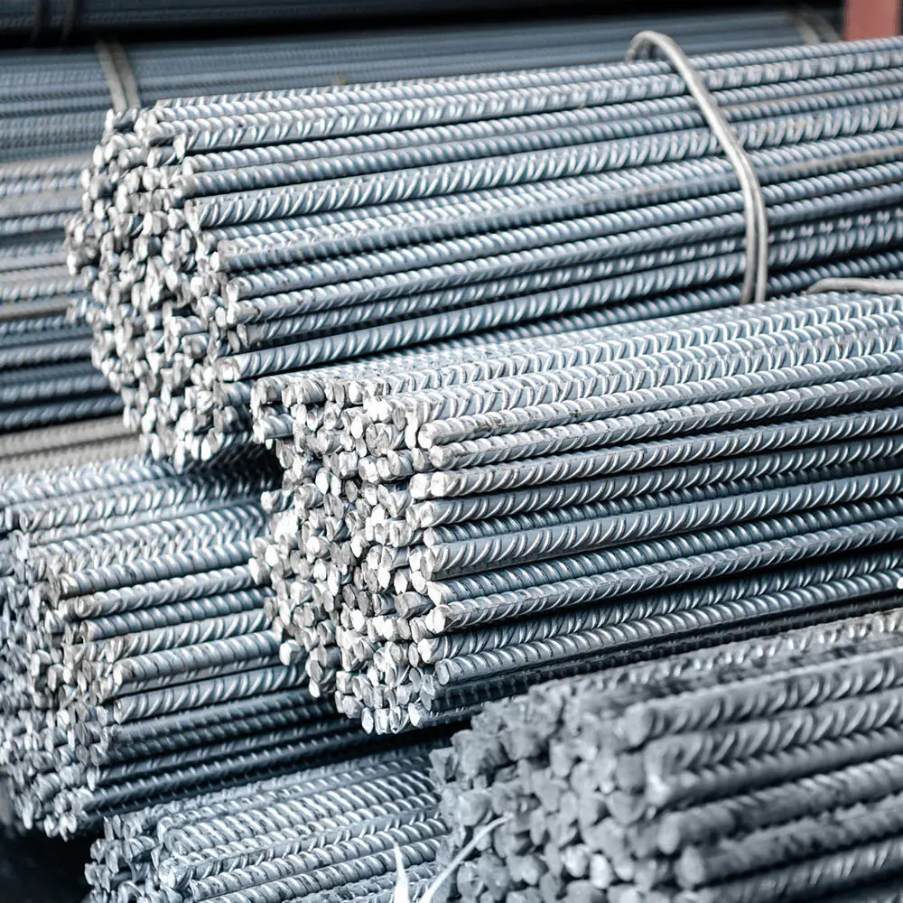 Materialele de construcție sunt materiale folosite în industria construcțiilor pentru a construi clădiri, drumuri, poduri și alte structuri. Aceste materiale trebuie să fie rezistente, durabile și sigure, și să îndeplinească cerințele structurale și de siguranță necesare pentru proiectele de construcție.